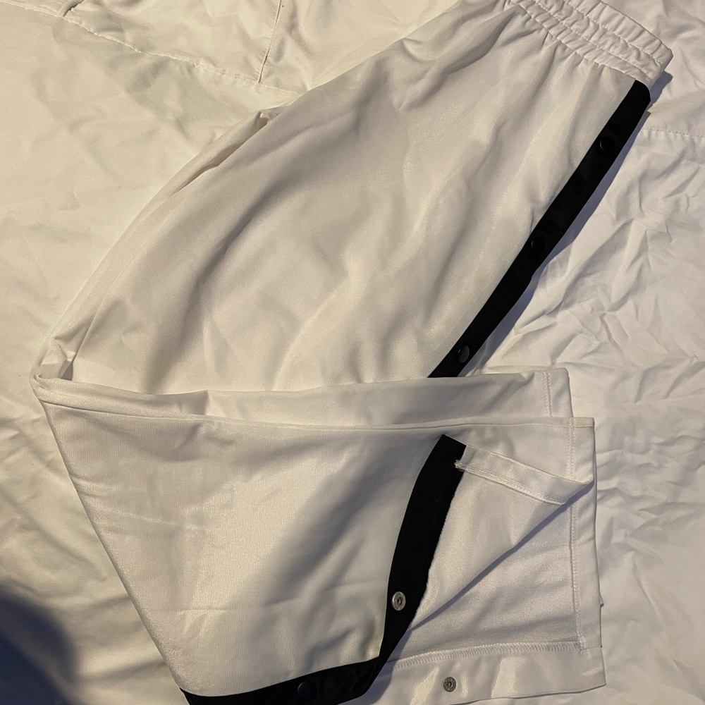 Snappy pants !